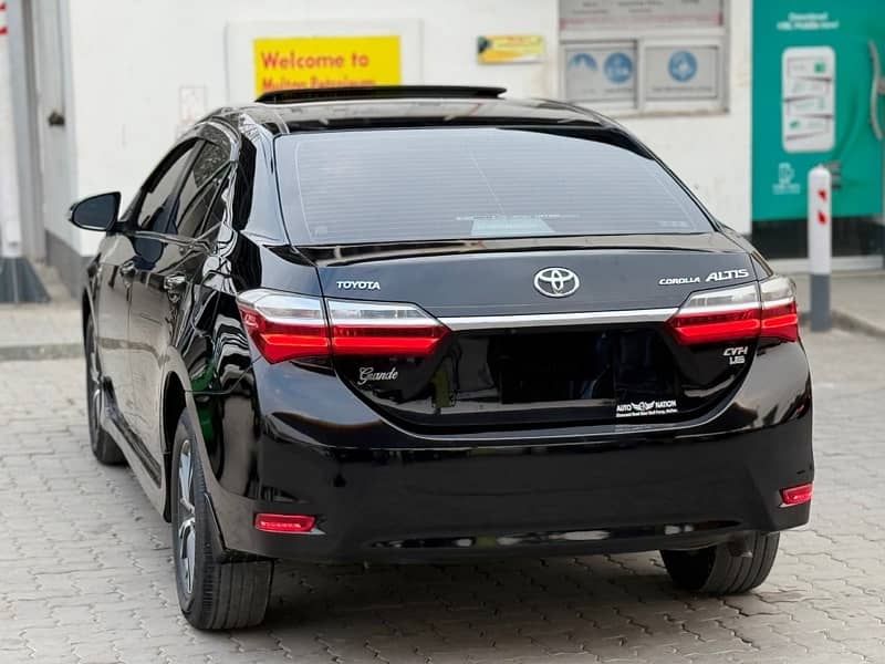 Toyota Altis Grande 2019 4