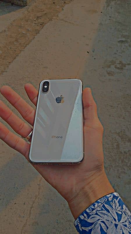 iphone xs 64gb condition 10/10 all ok phone 4