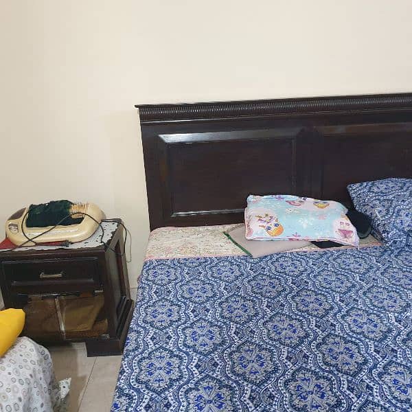 Queen Size Wooden Bed with Side Tables 2