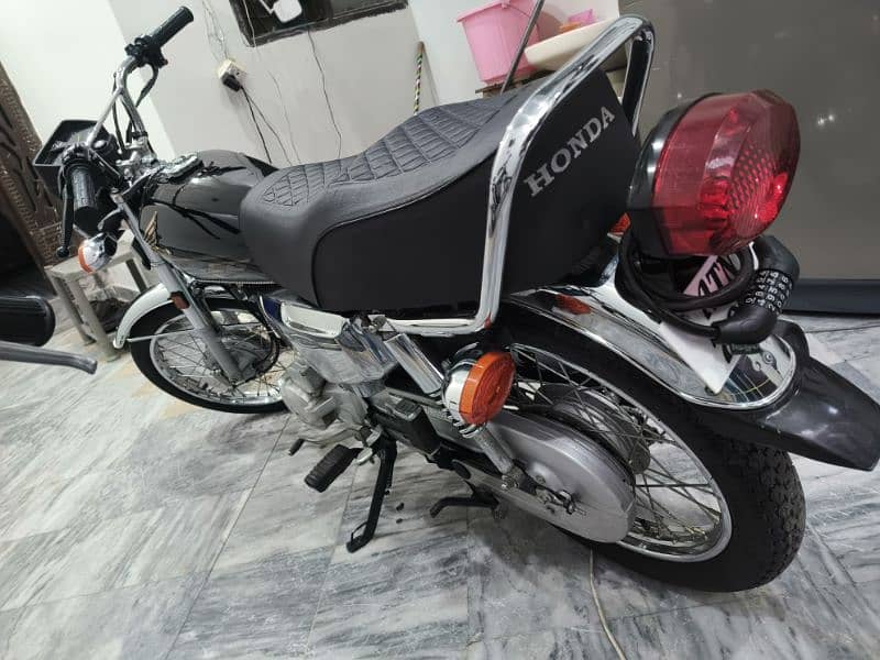 Honda cg 125 SE 2024 self start golden number 5 gears 5