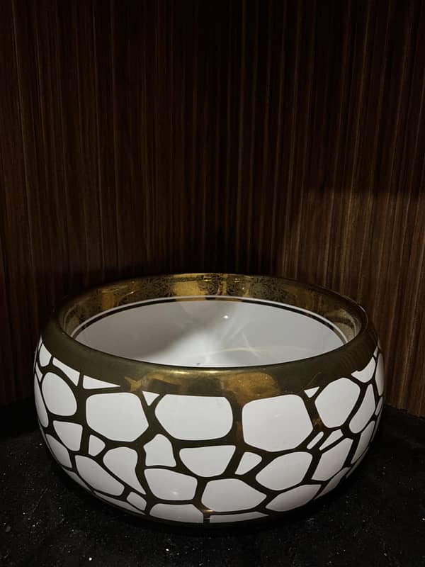 texture gold ceramic washbasin 1