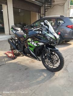 Yamaha R3 replica V6