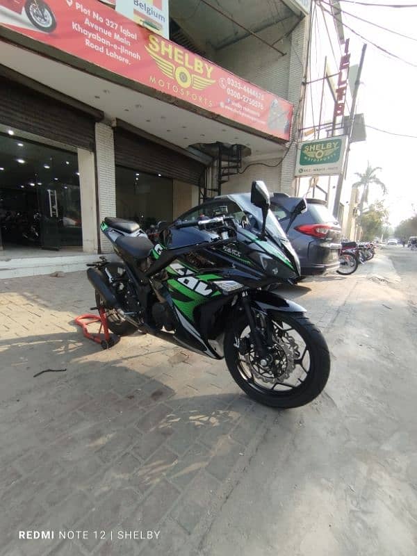 Yamaha R3 replica V6 11