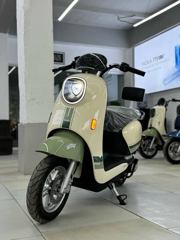 YADEA World No 1 Electric Scooter Brand 0