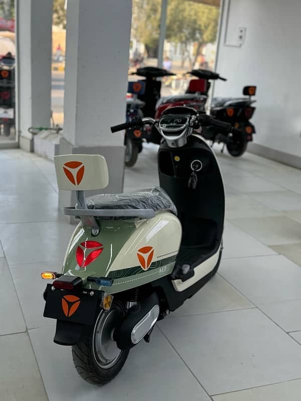 YADEA World No 1 Electric Scooter Brand 5