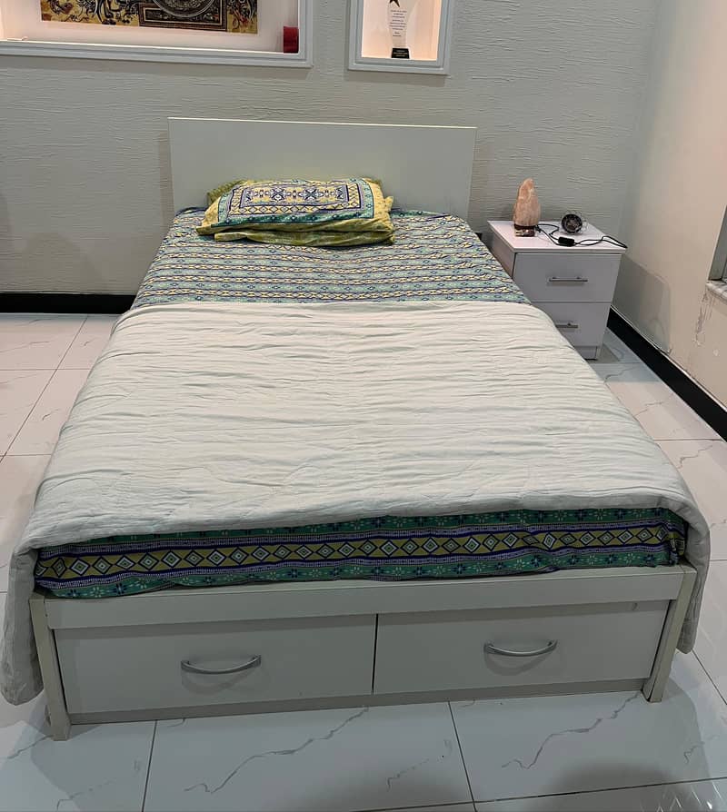 imported bed from home center abu dhabi 0