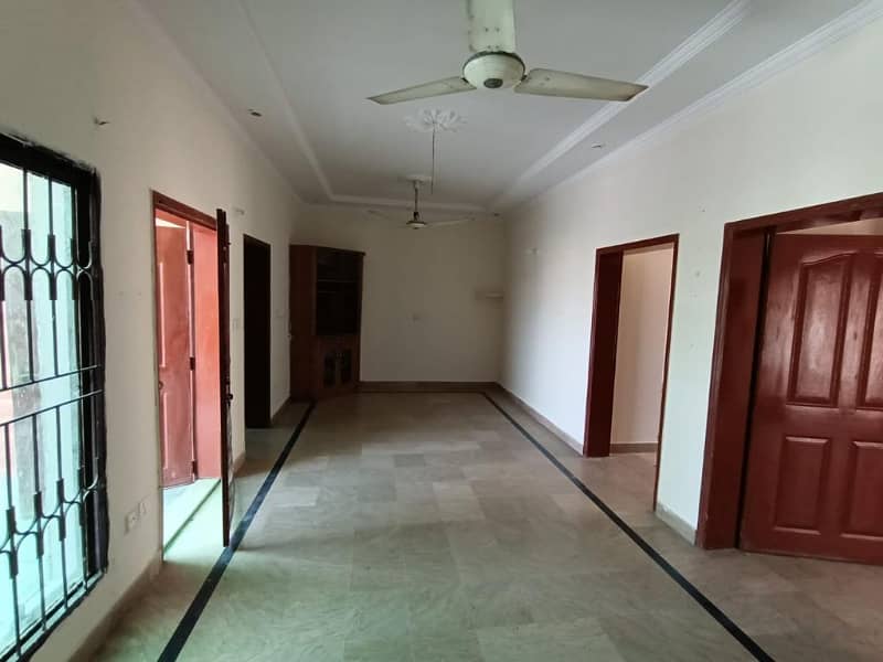 10 marla upper portion available for Rent in dha phase 1. 4