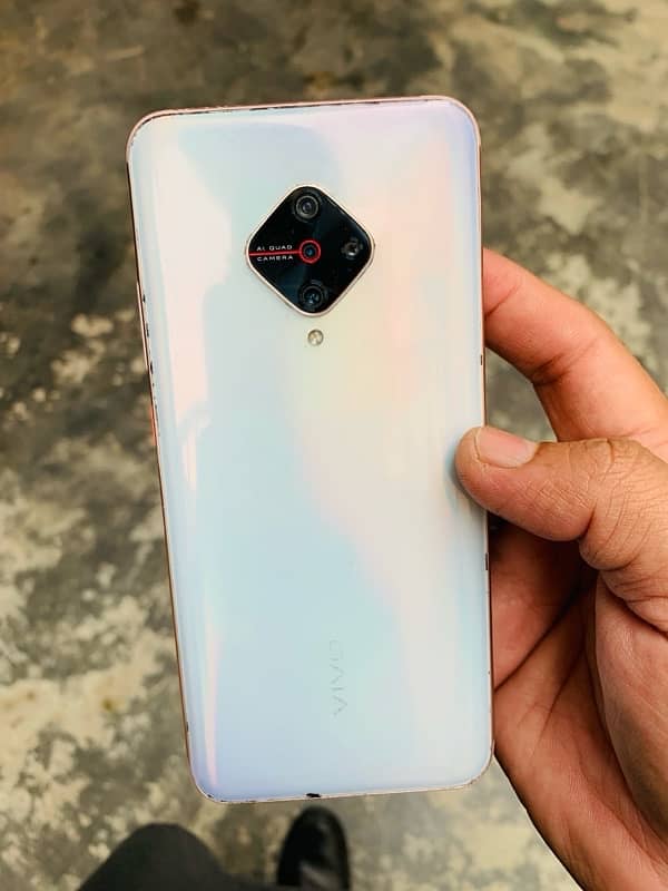 vivo S1 Pro 8/128 1