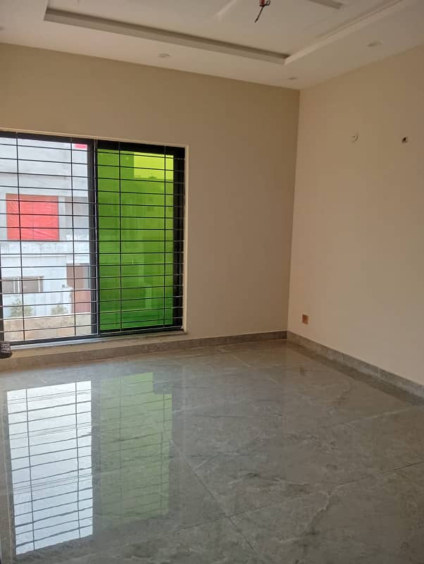 10 MARLA UPPER PORTION AVAILBLE FOR RENT IN KHAYABAN E AMIN 0