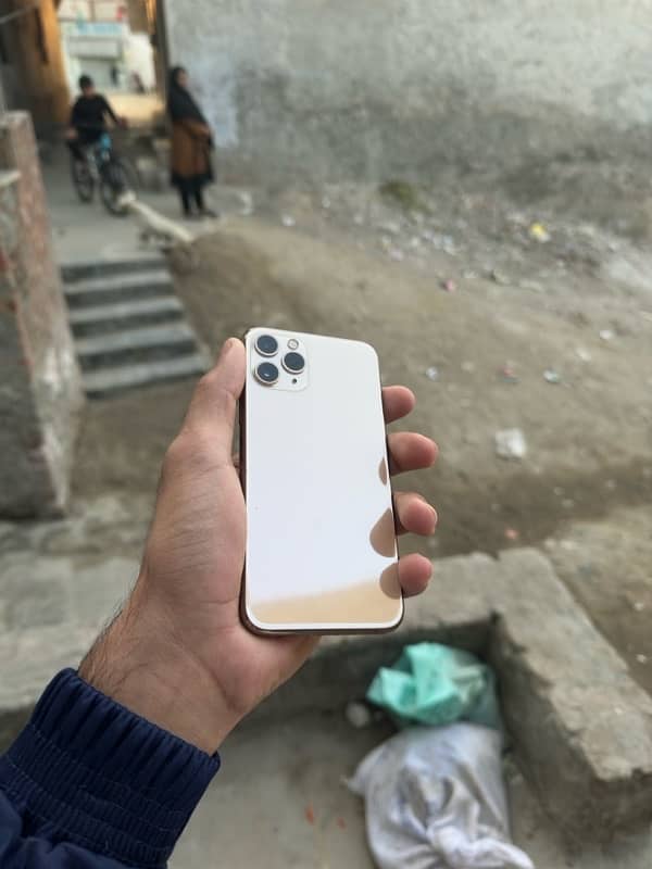 IPhone 11 Pro Factory Waterpack Urgent Sale 0