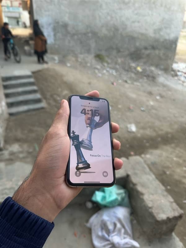 IPhone 11 Pro Factory Waterpack Urgent Sale 2