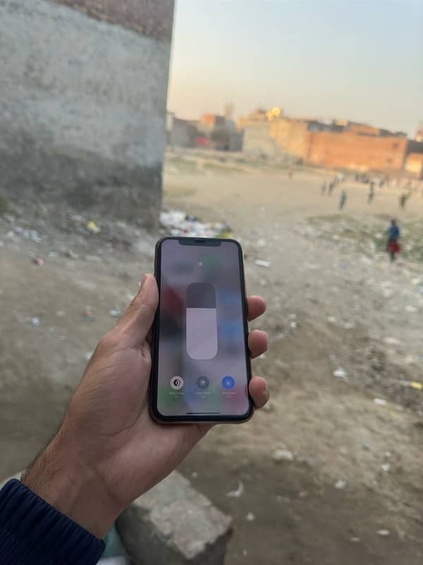 IPhone 11 Pro Factory Waterpack Urgent Sale 7