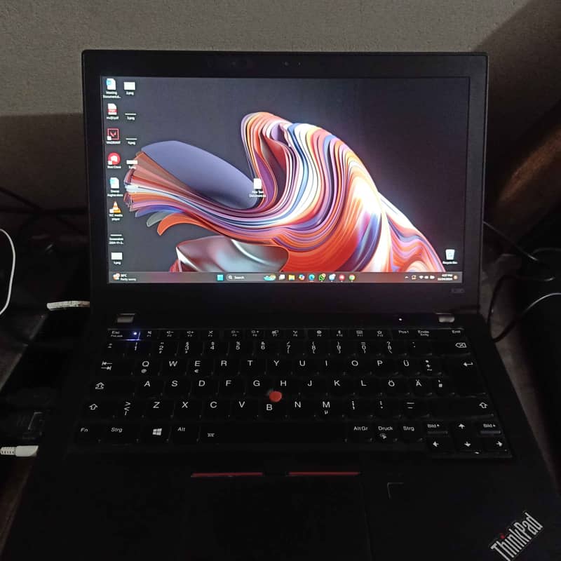 Core i7 8th gen | Lenovo X280 | 16 GB Ram 256 GB NVME 0