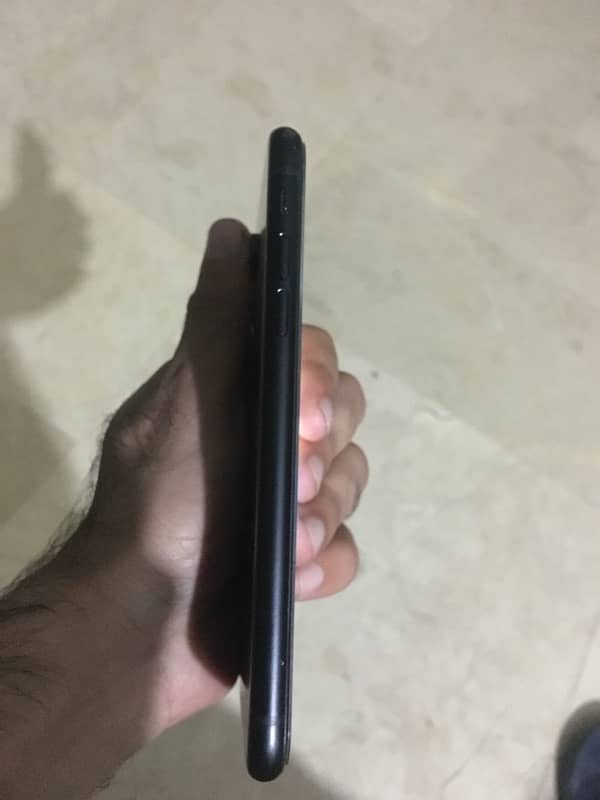 iPhone XR new condition 3