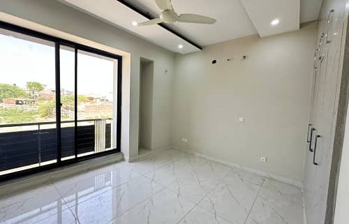 5 Marla luxury Modern House available For Sale In Paragon City Lahore 4