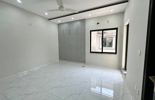 5 Marla luxury Modern House available For Sale In Paragon City Lahore 6