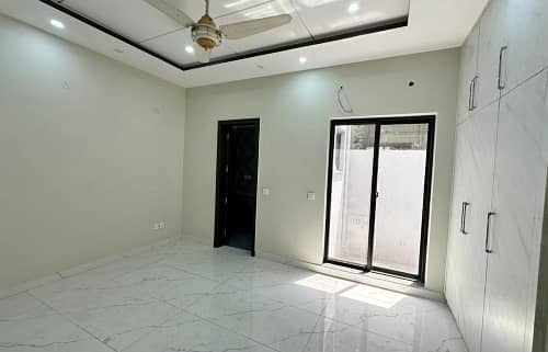 5 Marla luxury Modern House available For Sale In Paragon City Lahore 10