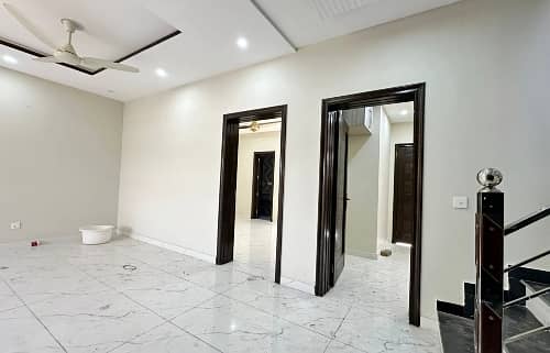 5 Marla luxury Modern House available For Sale In Paragon City Lahore 13