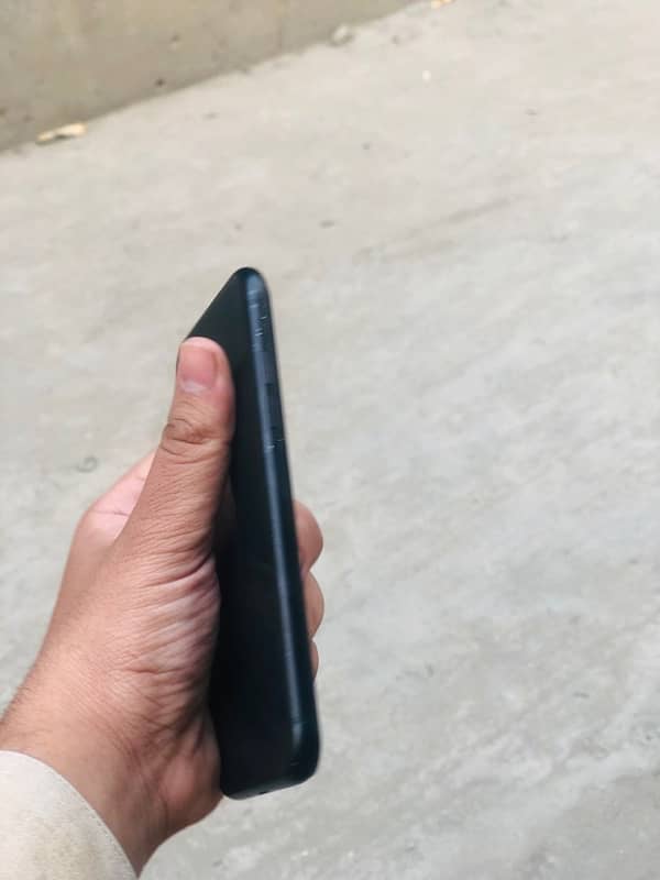 iPhone XR 64GB 3