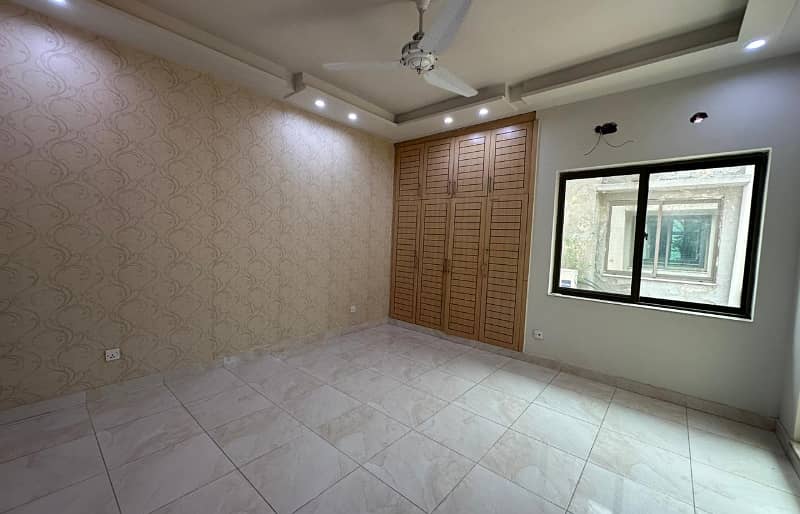 5 Marla luxury Modern House available For Sale In Paragon City Lahore 9