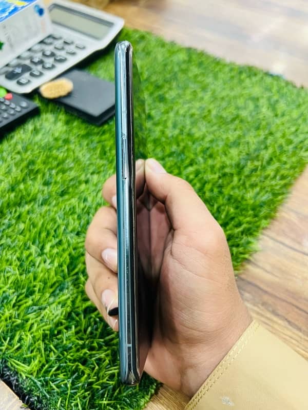 one plus 9Pro 8/256 condition 10/9.5 only phone 03249476494 3