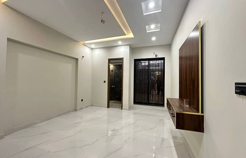 5 Marla luxury Modern House available For Sale In Paragon City Lahore 3