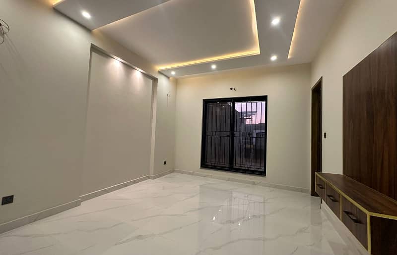 5 Marla luxury Modern House available For Sale In Paragon City Lahore 5