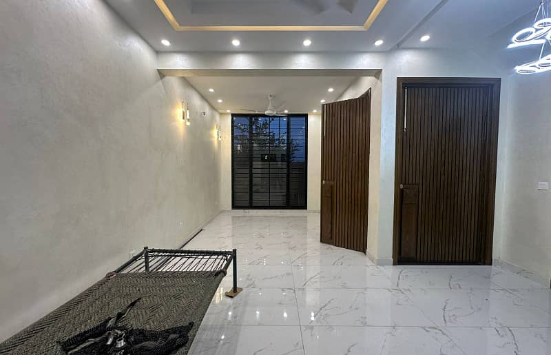 5 Marla luxury Modern House available For Sale In Paragon City Lahore 11