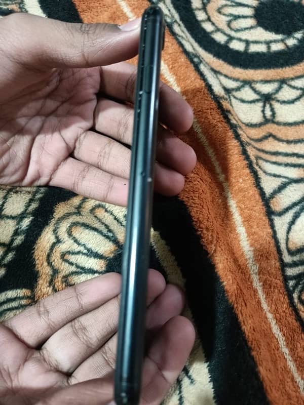 I am selling my iphone se 2020 jv 1