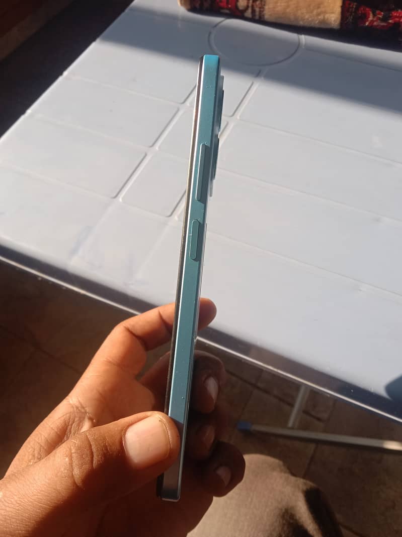 I am selling my mbl redmi note12 in good condition 5