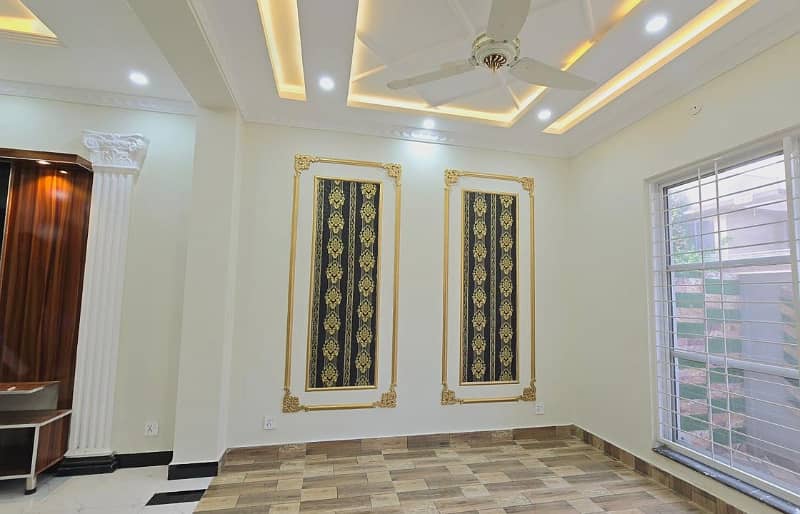 5 Marla luxury Modern House available For Sale In Paragon City Lahore 2