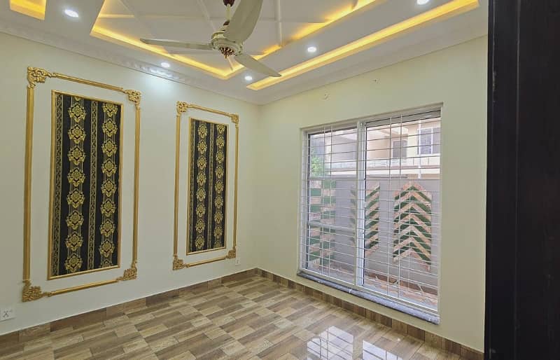 5 Marla luxury Modern House available For Sale In Paragon City Lahore 6