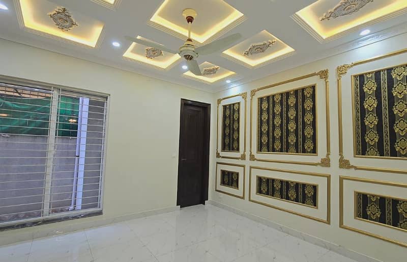 5 Marla luxury Modern House available For Sale In Paragon City Lahore 9