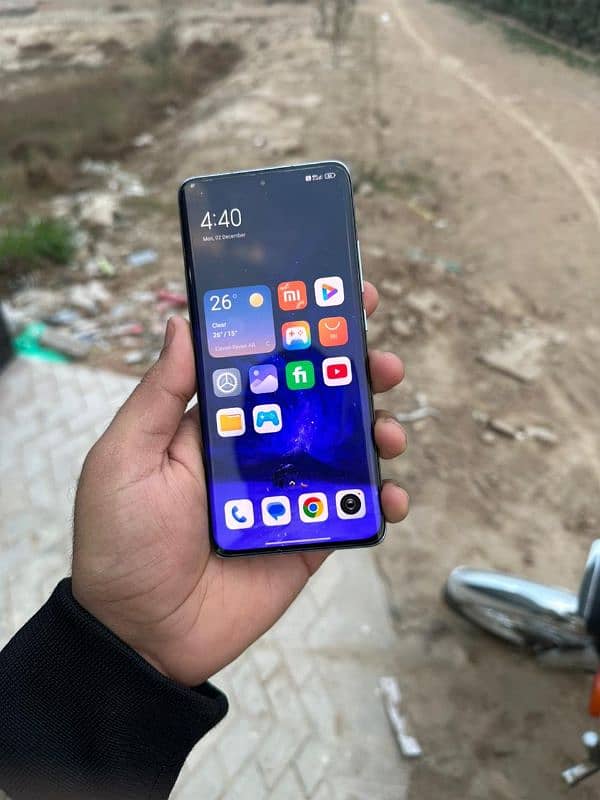 Xiaomi 12 ( 10/10 condition) 1