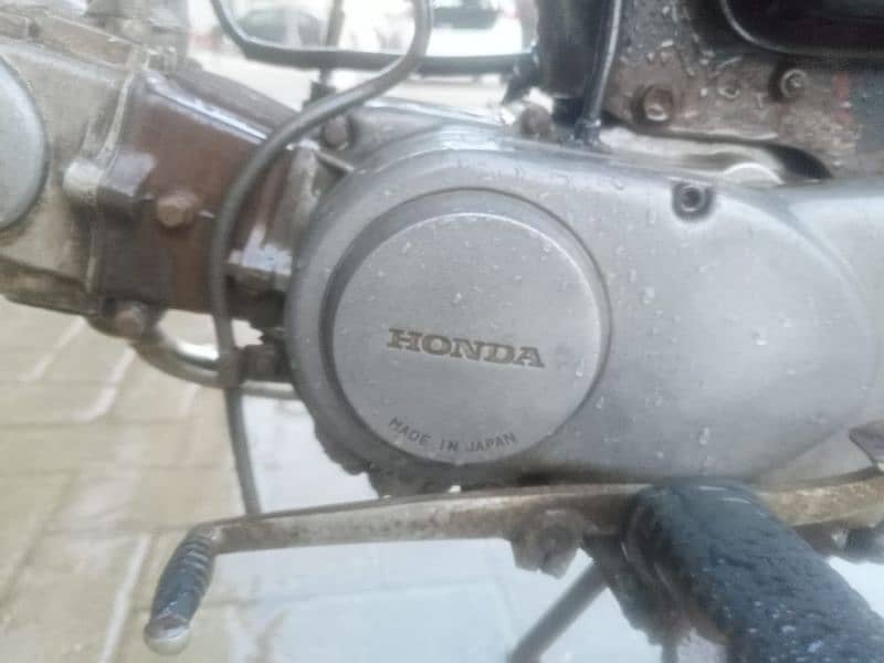 HONDA 76 MODEL. 2nd owner tex paid life time 50000 price 3