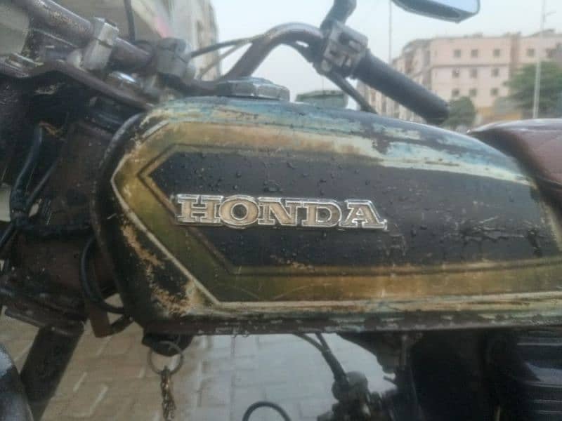 HONDA 76 MODEL. 2nd owner tex paid life time 50000 price 9