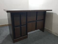 office table and side table for sale ( excellent condition )