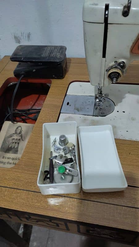 2nd hand sewing machine for sale in good condition 2