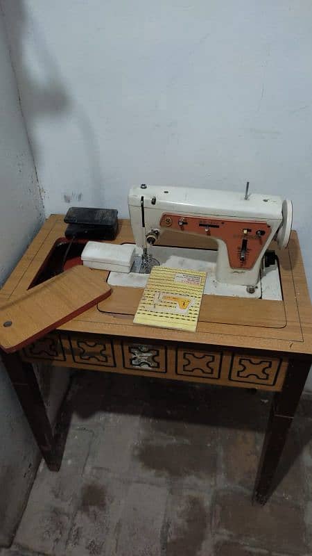 2nd hand sewing machine for sale in good condition 3