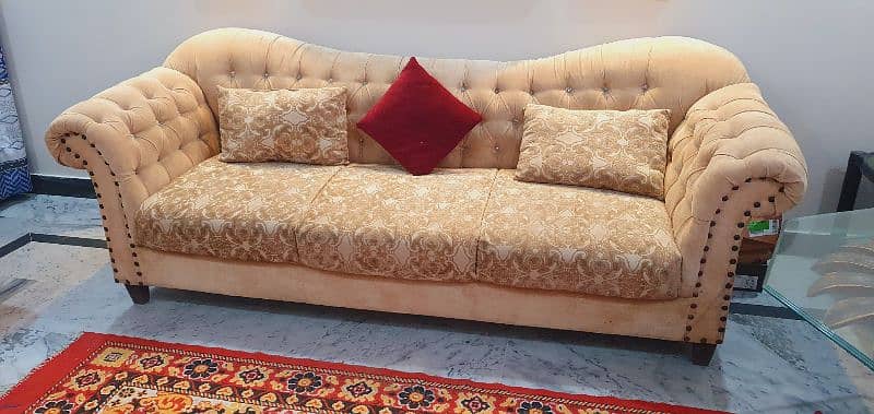 7 Seater Sofa With Table For Sale 1