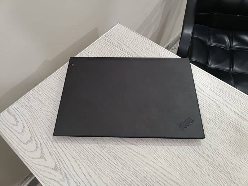 Lenovo x1 extreme core i9 9th i9-9880H 8 cores 4gb 1650 4k oled touch 0