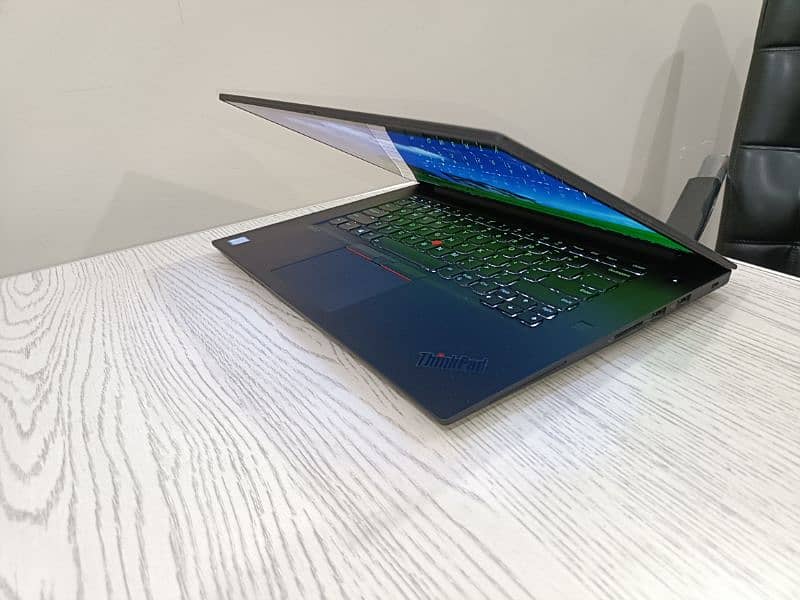 Lenovo x1 extreme core i9 9th i9-9880H 8 cores 4gb 1650 4k oled touch 9