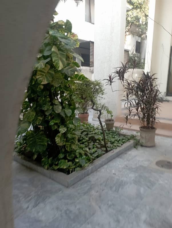 HOUSE FOR SALE IN MAIN CANTT SARWAR ROAD 7