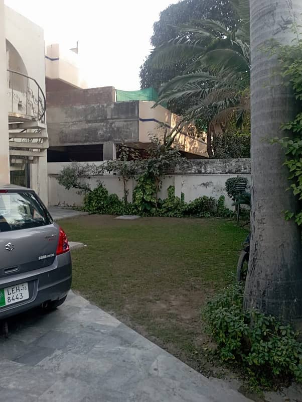 HOUSE FOR SALE IN MAIN CANTT SARWAR ROAD 15