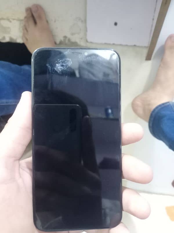 iphone XR 100 original lcd icloud 1