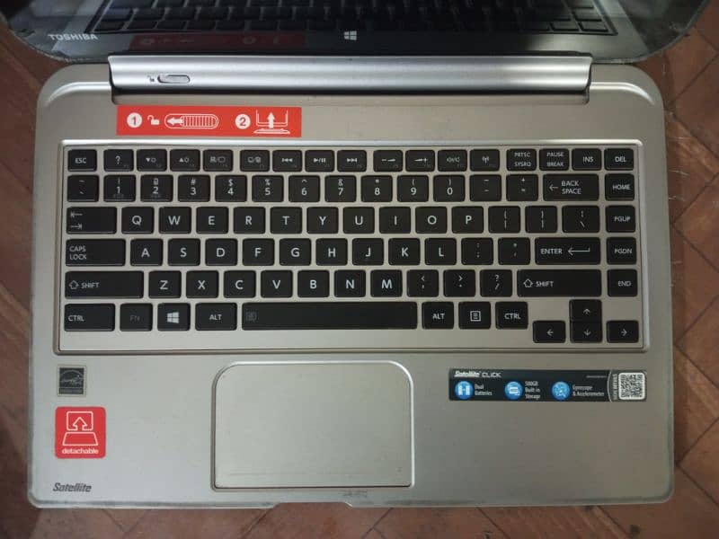 Toshiba satellite AMD A4-1200 APU 1