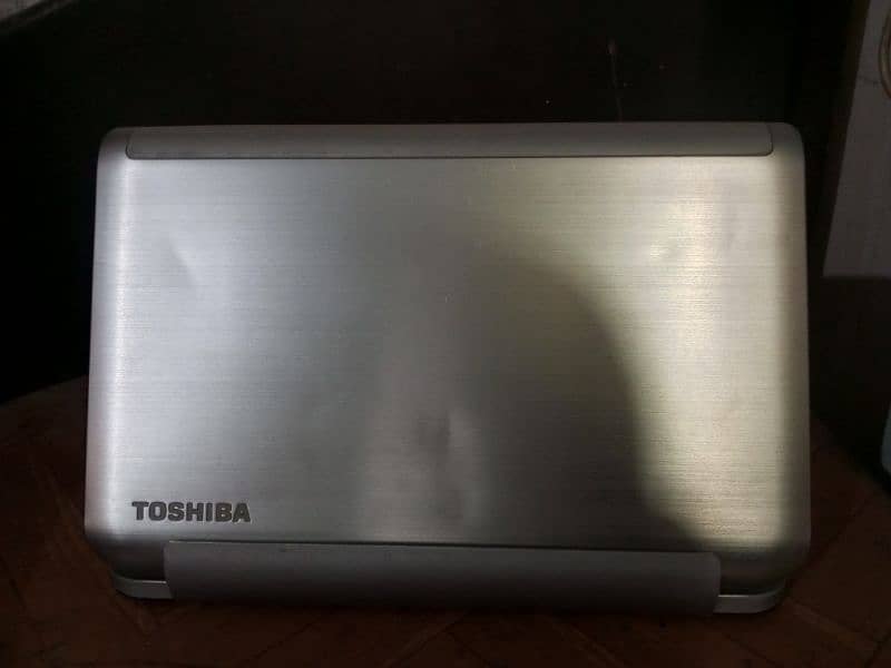 Toshiba satellite AMD A4-1200 APU 3