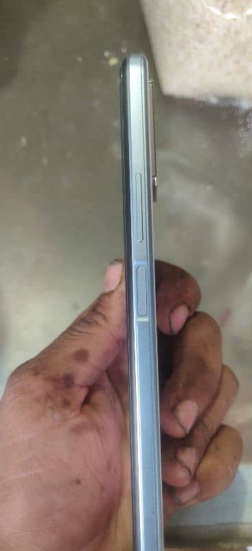 vivo y 21 A 4gb 64gb for sale with box with charger 2