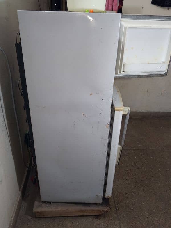 refrigerator 5