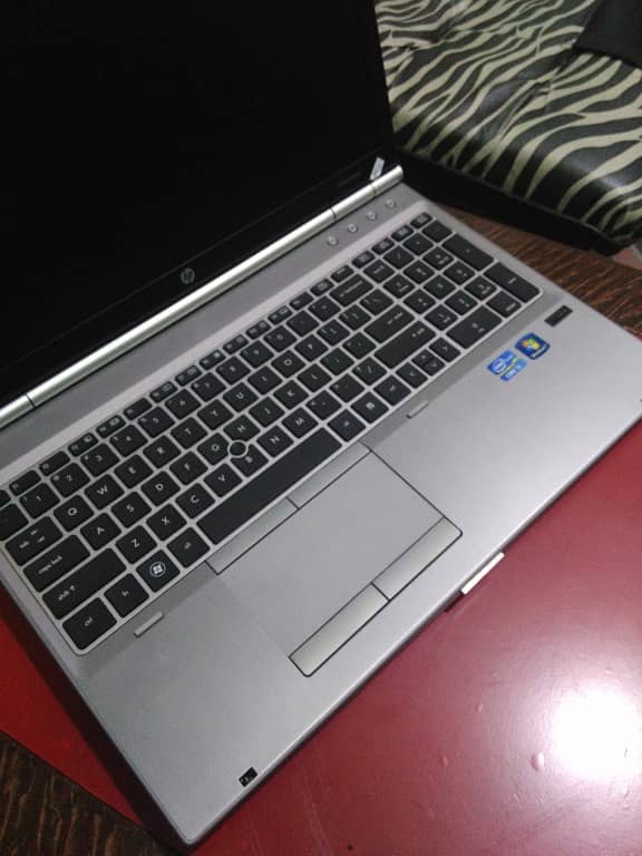 HP Elitebook 8560p Core i5 with 4GB Ram 320GB Hard 6